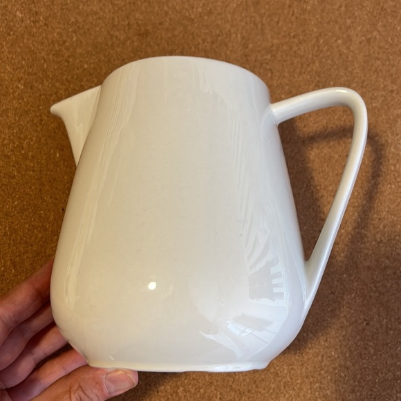 Villeroy & Boch Off White Creamer / Jug appr 5.5” - Picture 2 of 12
